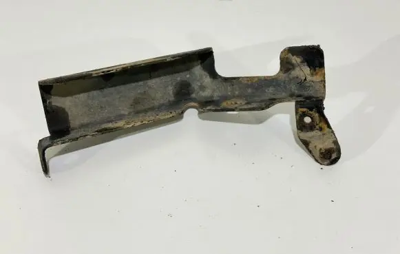 Mitsubishi Outlander Fender mounting bracket