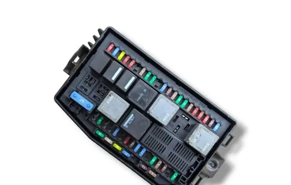 Jaguar X-Type Fuse module 518882204