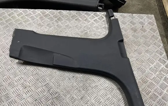 Audi Q2 - (B) pillar trim (bottom) 81A867240