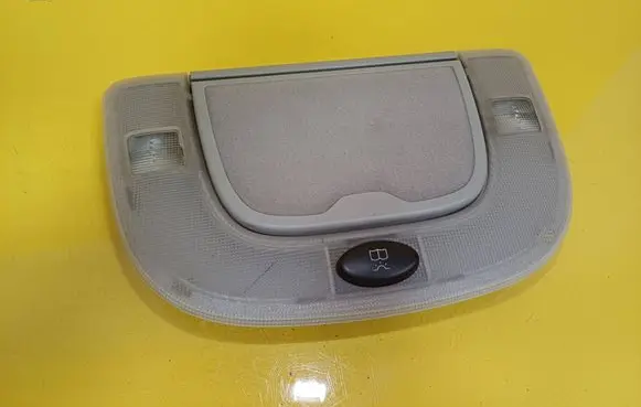 Mercedes-Benz S W220 Rear seat light A2208200301