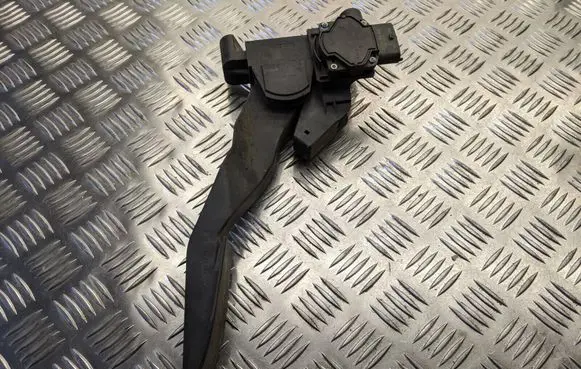 Opel Zafira A Accelerator throttle pedal 90581208 0281002298