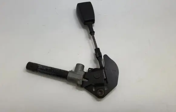 BMW 5 E39 Front seatbelt buckle 72118221010 8150658