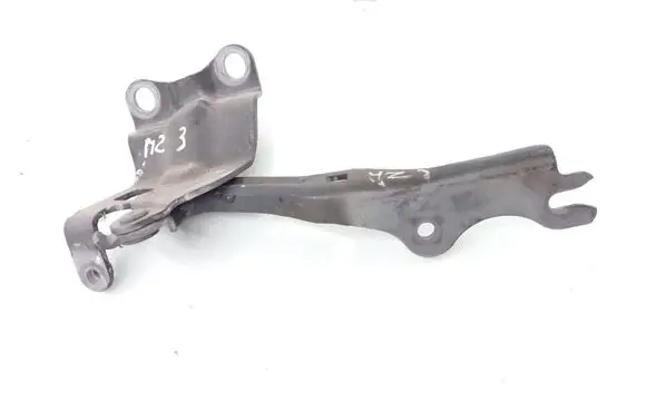 Engine bonnet/hood hinges