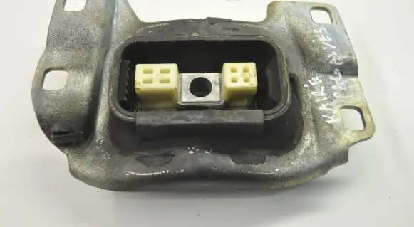 Ford Focus Engine mount bracket