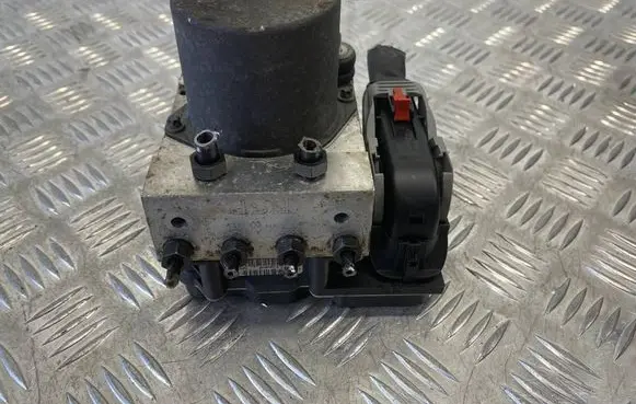 Audi A4 S4 B7 8E 8H ABS Pump 8E0910517J 8E0614517BH