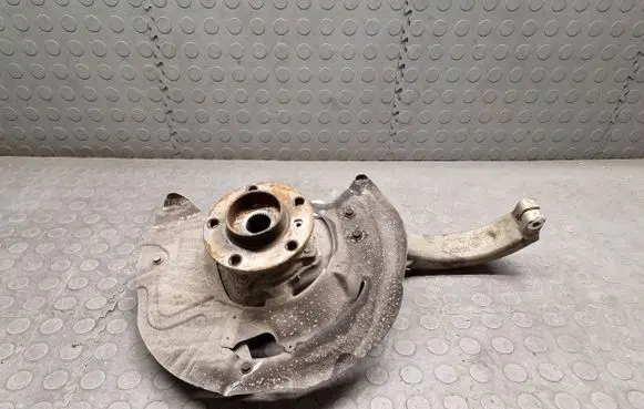 Front wheel hub