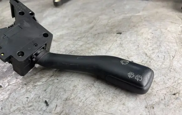 Volkswagen Golf IV Wiper control stalk