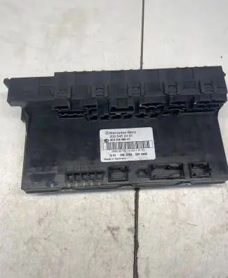 Mercedes-Benz C W203 Comfort/convenience module 2035452401 5DK00848641