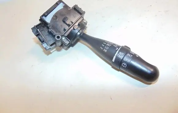 Suzuki Swift I Wiper control stalk 3731062JA1