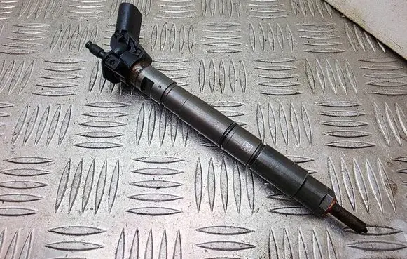 Audi A8 S8 D3 4E Fuel injector 057130277AD 0445115041