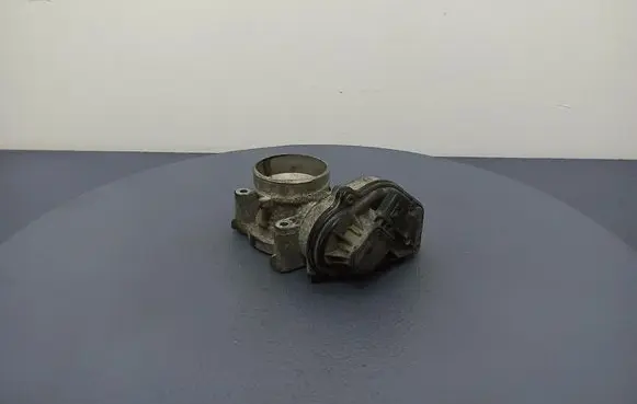 Ford Focus C-MAX Throttle body valve 4M5GED