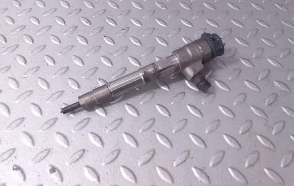 Mercedes-Benz A W177 Fuel injector 0445876882 0445110800