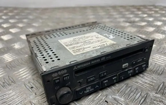 Mitsubishi Pajero Radio/CD/DVD/GPS head unit MR337279