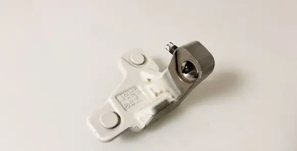 Mercedes-Benz C W205 Front door lower hinge 1610FAUL