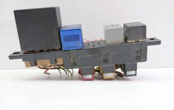 Audi A6 S6 C5 4B Fuse module 8L0941822A