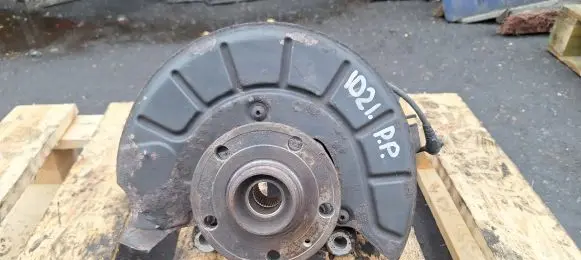 Volkswagen PASSAT B6 Front wheel hub