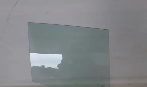 BMW 2 F46 Rear door window glass 