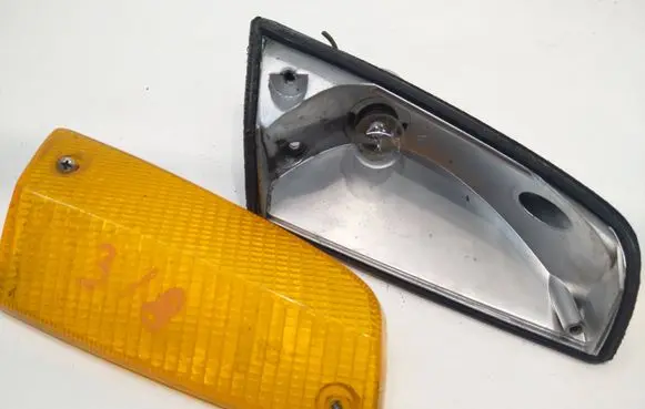 BMW 3 E21 Front fender indicator light 32733R6 1359162