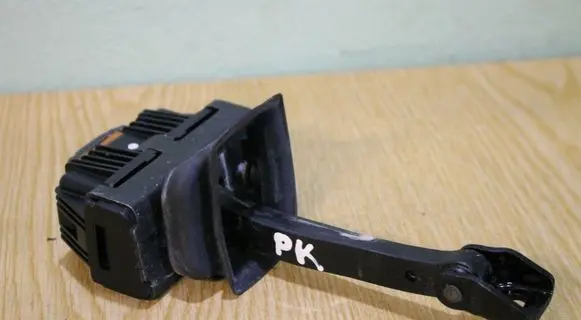 BMW 5 E60 E61 Front door check strap stopper 7176804