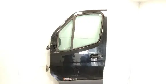 Mercedes-Benz Sprinter W907 W910 Front door