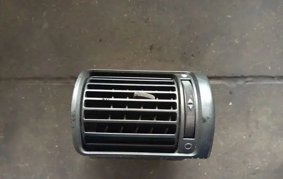 Audi A4 S4 B5 8D Dash center air vent grill 8D1820901