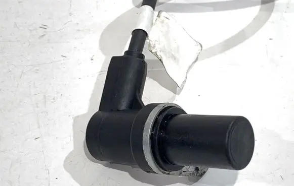 BMW 5 E39 Camshaft position sensor 253835