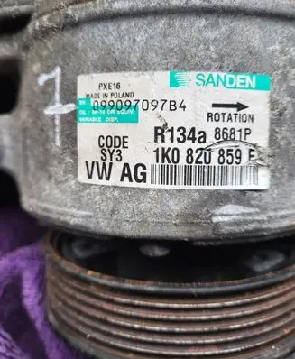 Volkswagen PASSAT B6 Air conditioning (A/C) compressor (pump) 1k0820859F