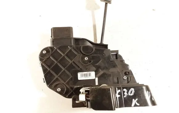 Volvo C30 Front door lock 30799311