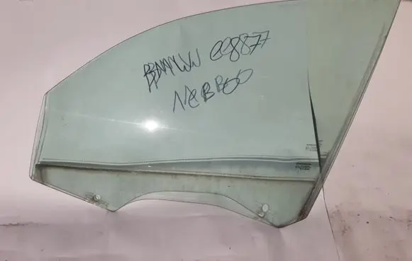 BMW 1 E81 E87 Front door window glass four-door