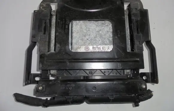 Volkswagen PASSAT B6 Engine control unit/module 0281013260