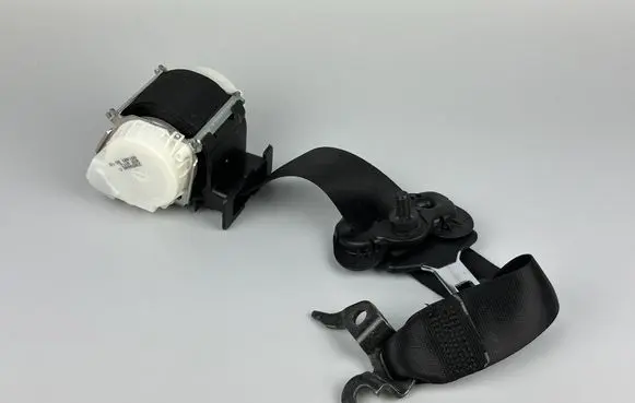 BMW 3 E90 E91 Front seatbelt 33059848 33059848C 33053848