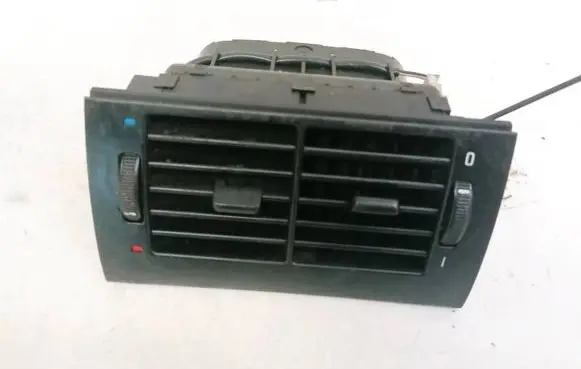 BMW 5 E39 Dash center air vent grill 8376150