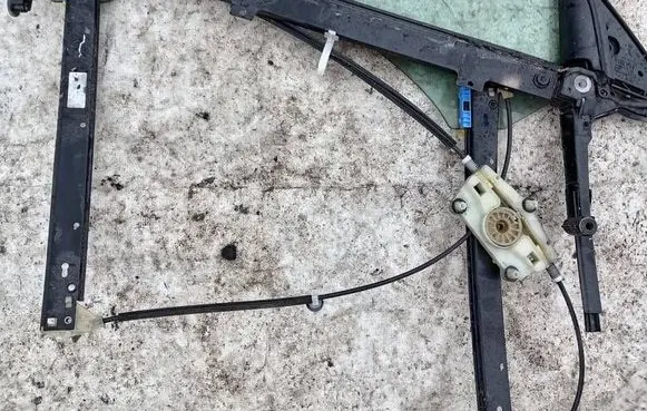 Audi A6 S6 C6 4F Sliding door window regulator with motor