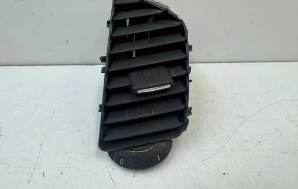 Opel Insignia A Dash center air vent grill 13282237