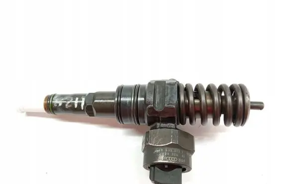 Audi A6 S6 C5 4B Fuel injector 038130073F