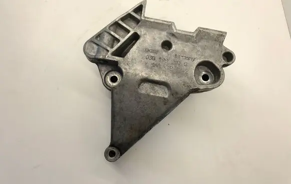 Volkswagen PASSAT B7 Engine mounting bracket 03G199207G 03G199207 V550KTS122