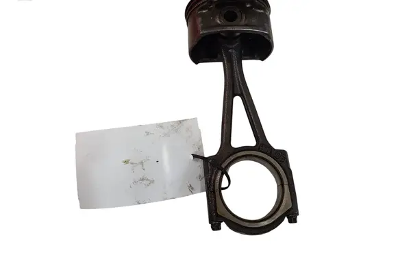Opel Astra H Piston with connecting rod