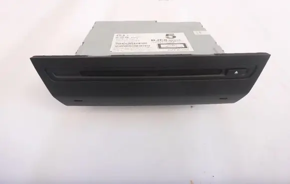 Mazda 3 III Navigation unit CD/DVD player BJE8-669G0