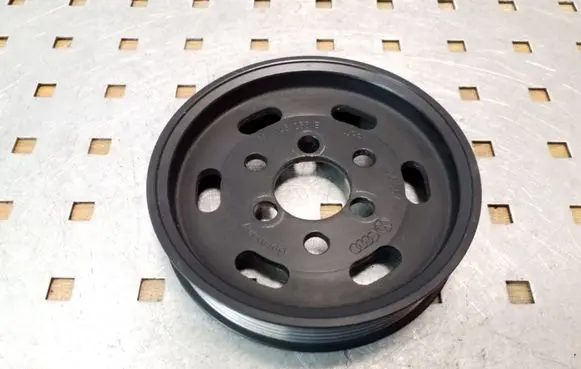 Volkswagen New Beetle Power steering pump pulley 038145255B