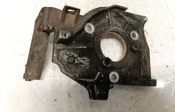 Volvo V50 Engine mounting bracket 9654959880