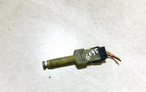Volkswagen PASSAT B5 Brake pedal sensor switch 443945515