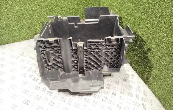Battery box tray