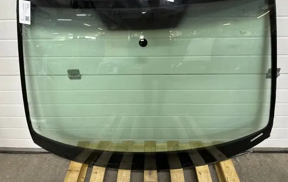 Skoda Octavia Mk2 (1Z) Front windscreen/windshield window 