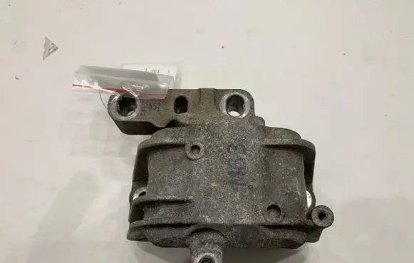 Volkswagen PASSAT B7 Engine mount vacuum valve 1K0199252