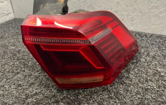 Volkswagen Tiguan Rear/tail lights 5NA945208J