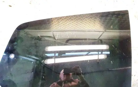 Ford Galaxy Rear side window