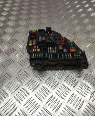 BMW 5 GT F07 Fuse module 9210857 00450371 117033452