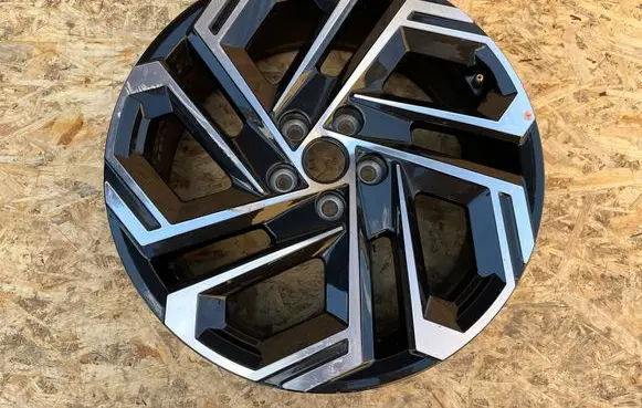 Hyundai Tucson IV NX4 R19 alloy rim 52910N7700