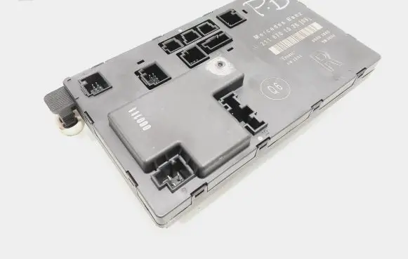 Mercedes-Benz E W211 Door control unit/module 2118701026 00401605