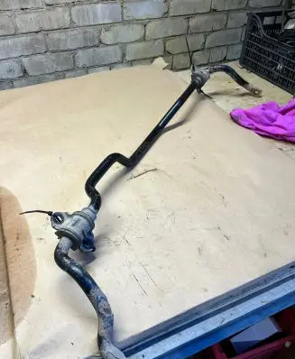 Front anti-roll bar/sway bar